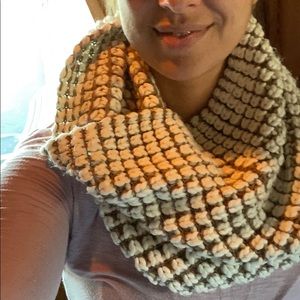 Cozy Gap Infinity scarf